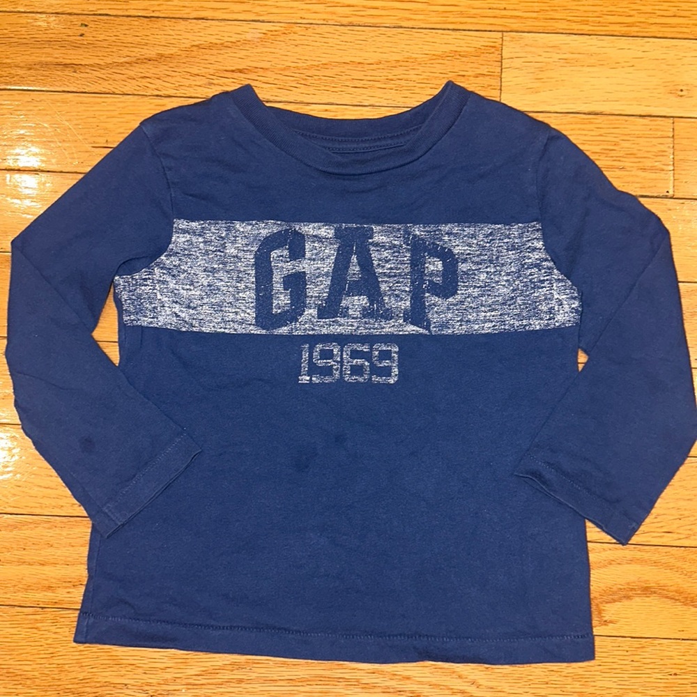 GAP Kids Boys Blue White Long Sleeve Logo Shirt Distressed Size 2T T Shirt Top